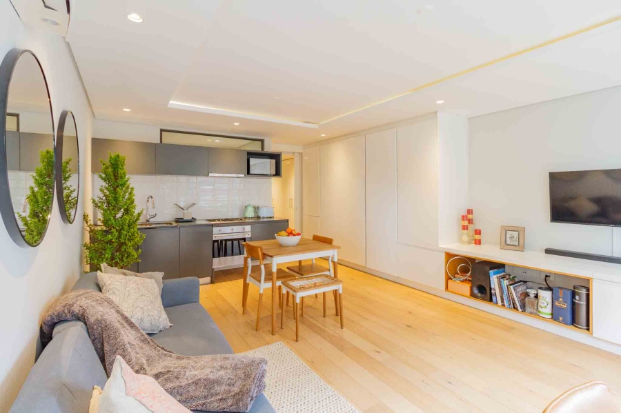 To Let 1 Bedroom Property for Rent in Sea Point Western Cape